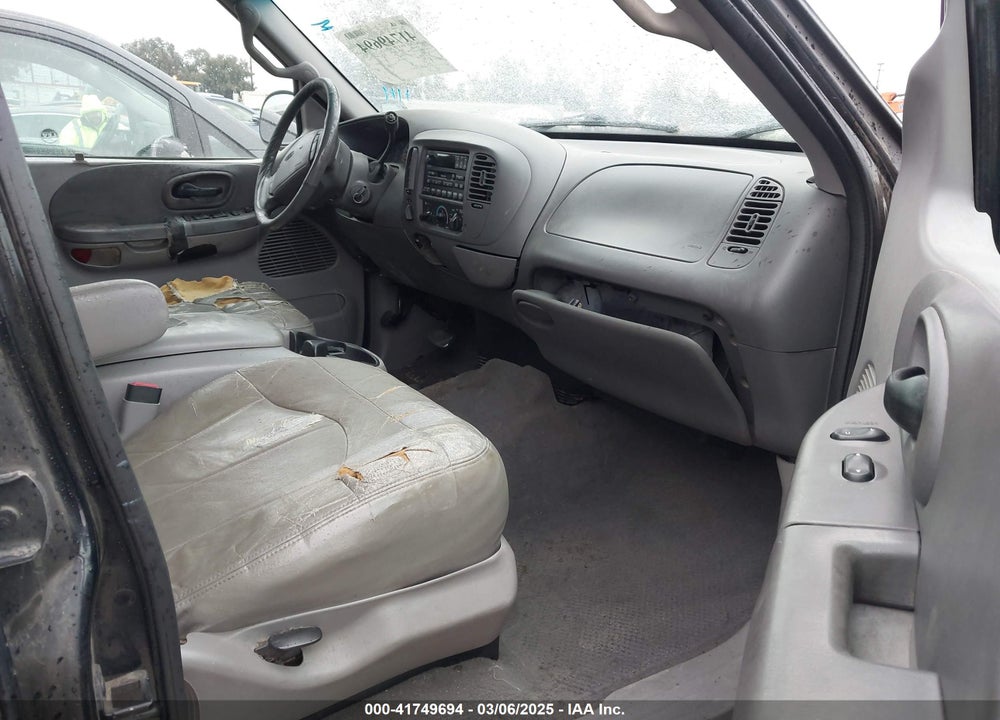 2001 FORD F-150 VIN: 1FTRW08L21KE35905