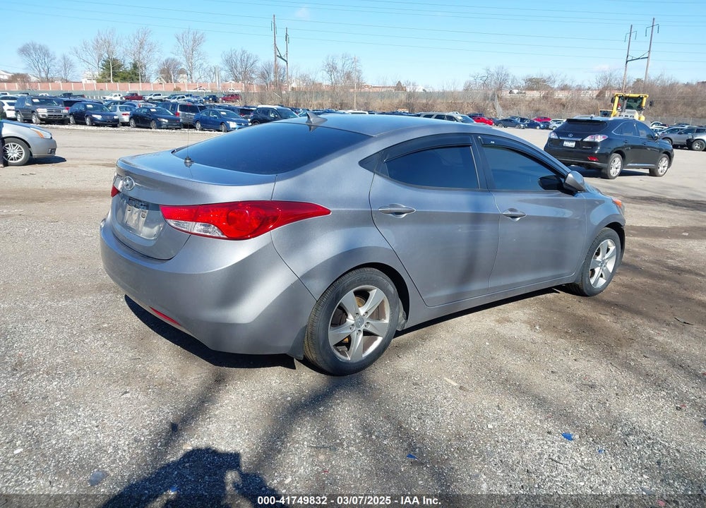 2013 HYUNDAI ELANTRA GLS VIN: KMHDH4AE8DU761235