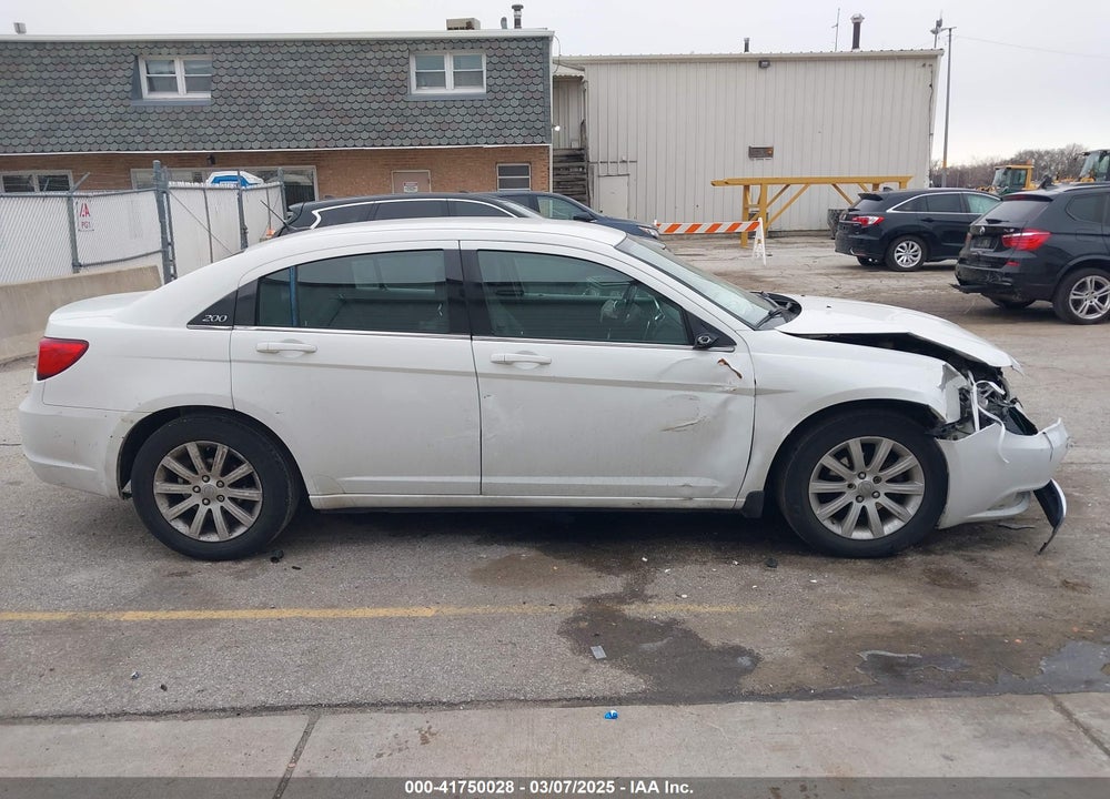 2013 CHRYSLER 200 VIN: 1C3CCBBB0DN667193