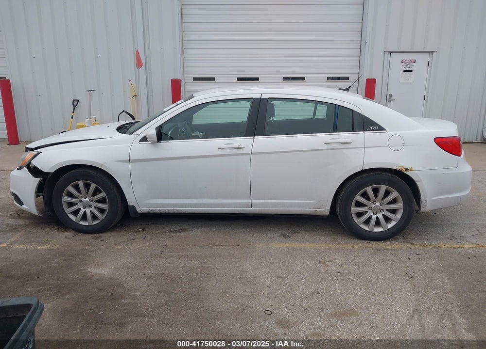2013 CHRYSLER 200 VIN: 1C3CCBBB0DN667193