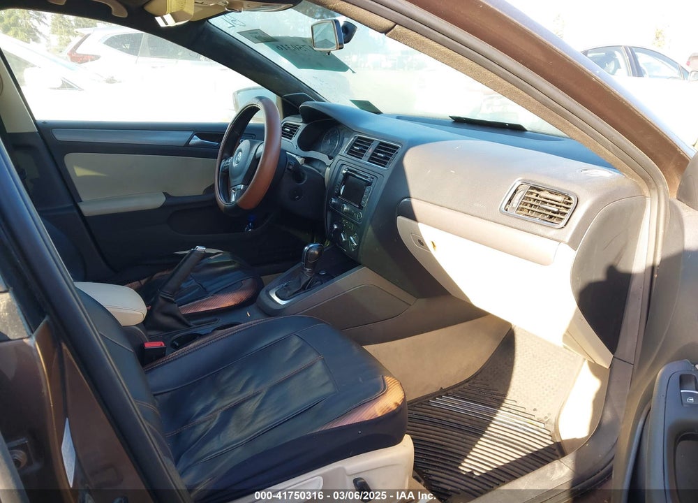 2014 VOLKSWAGEN JETTA VIN: 3VWLL7AJ3EM388993