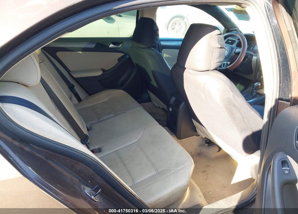 2014 VOLKSWAGEN JETTA VIN: 3VWLL7AJ3EM388993