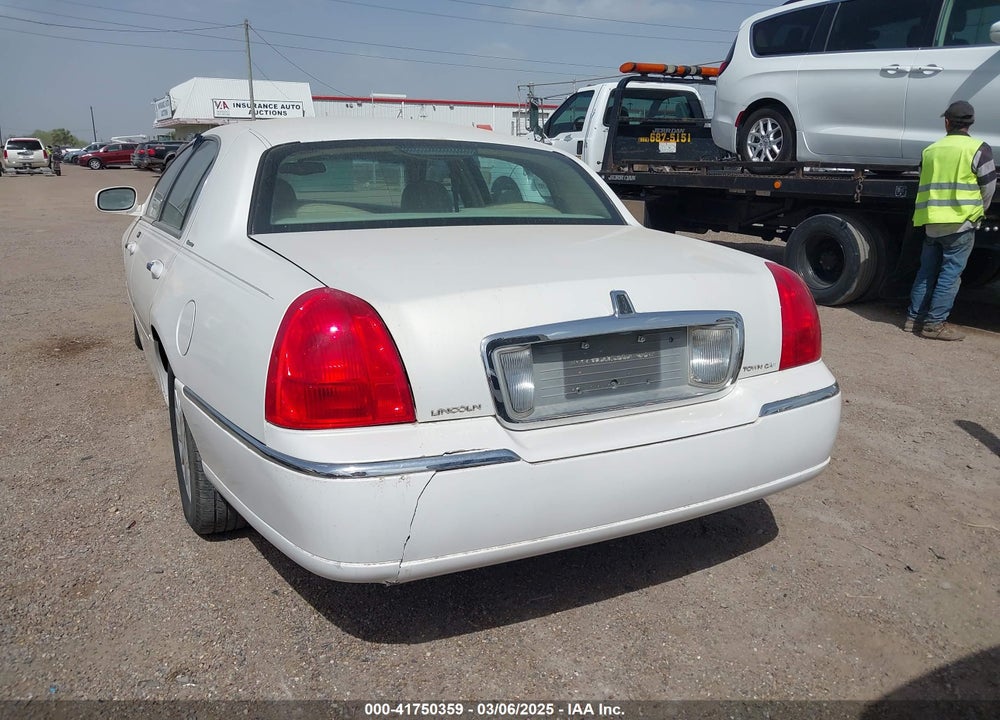 2003 LINCOLN TOWN CAR EXECUTIVE VIN: 1LNHM81W53Y630266
