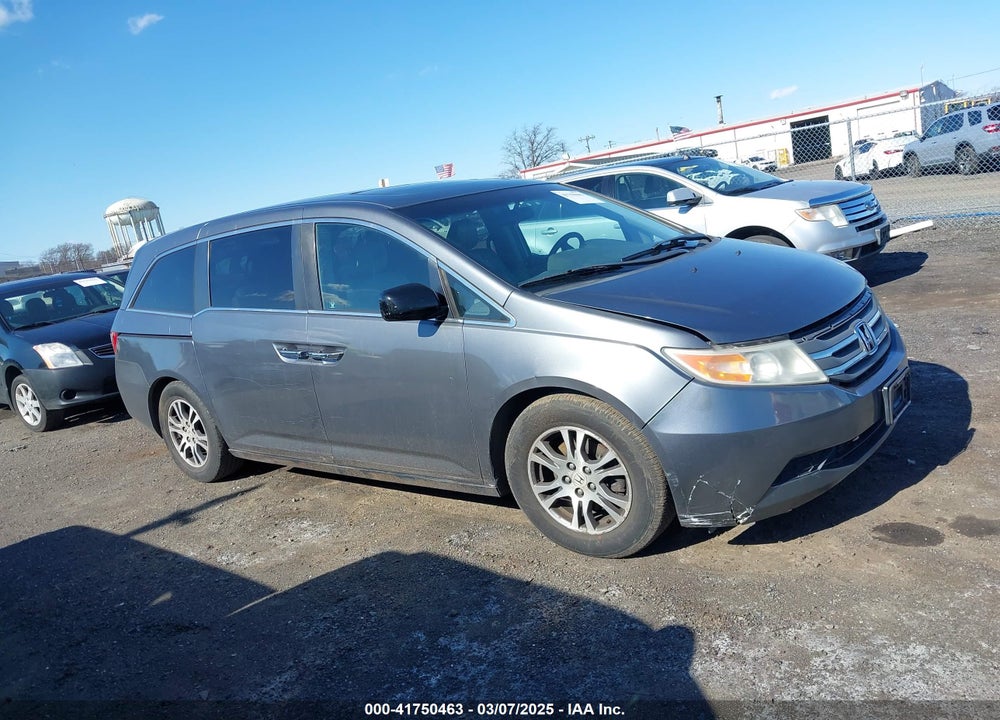 2011 HONDA ODYSSEY VIN: 5FNRL5H66BB096354
