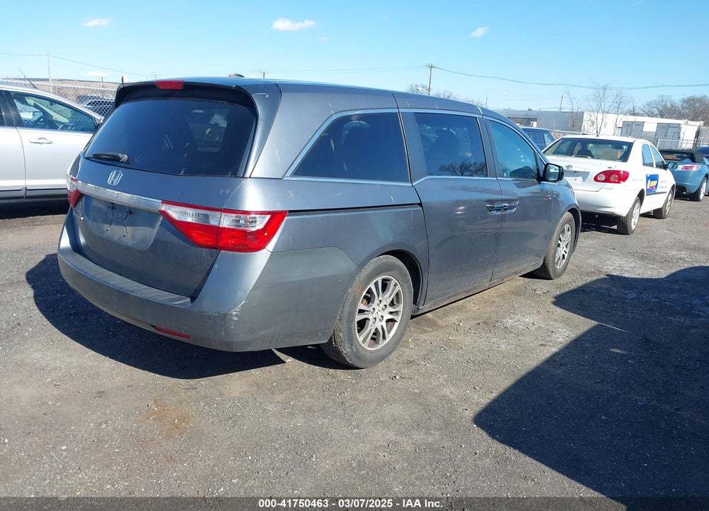 2011 HONDA ODYSSEY VIN: 5FNRL5H66BB096354