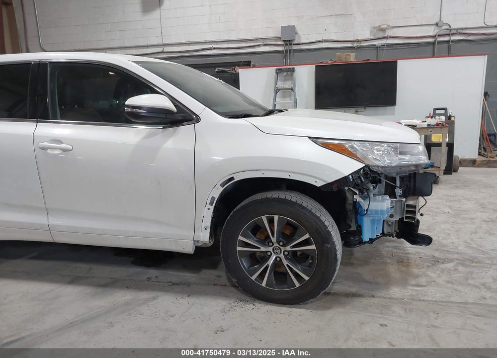 2017 TOYOTA HIGHLANDER VIN: 5TDBZRFH1HS448059