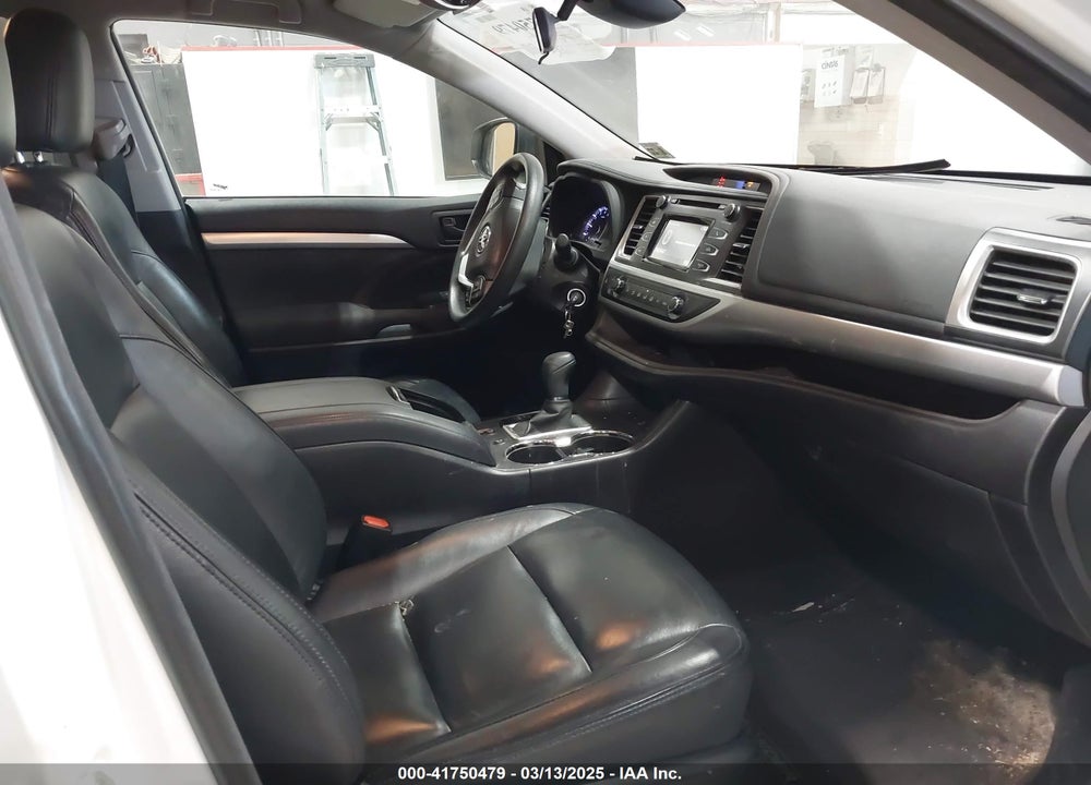 2017 TOYOTA HIGHLANDER VIN: 5TDBZRFH1HS448059