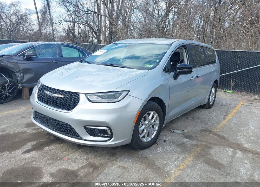 2024 CHRYSLER PACIFICA TOURING L VIN: 2C4RC1BG2RR133120
