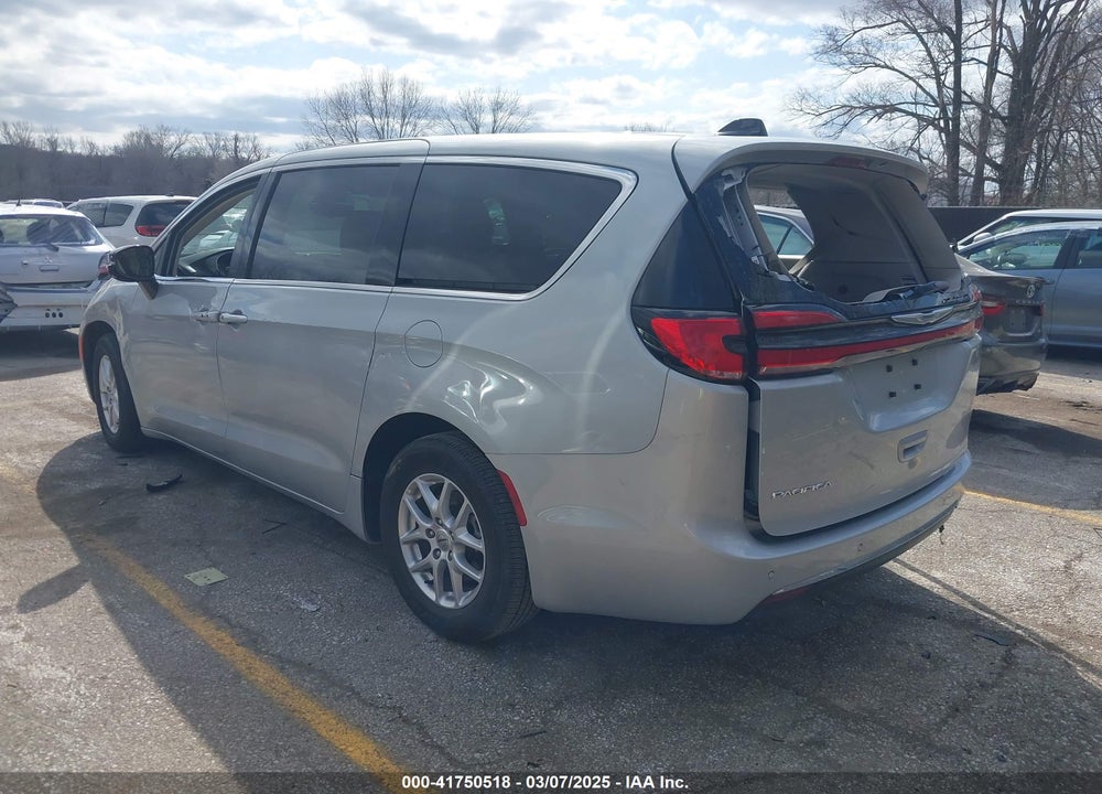 2024 CHRYSLER PACIFICA TOURING L VIN: 2C4RC1BG2RR133120
