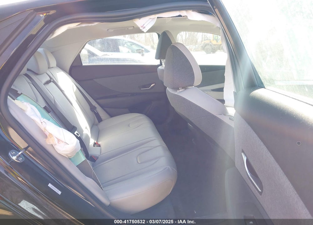 2024 HYUNDAI ELANTRA VIN: KMHLP4DG3RU838404
