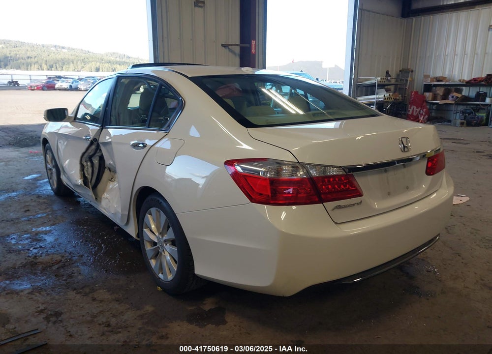 2015 HONDA ACCORD VIN: 1HGCR2F81FA062975