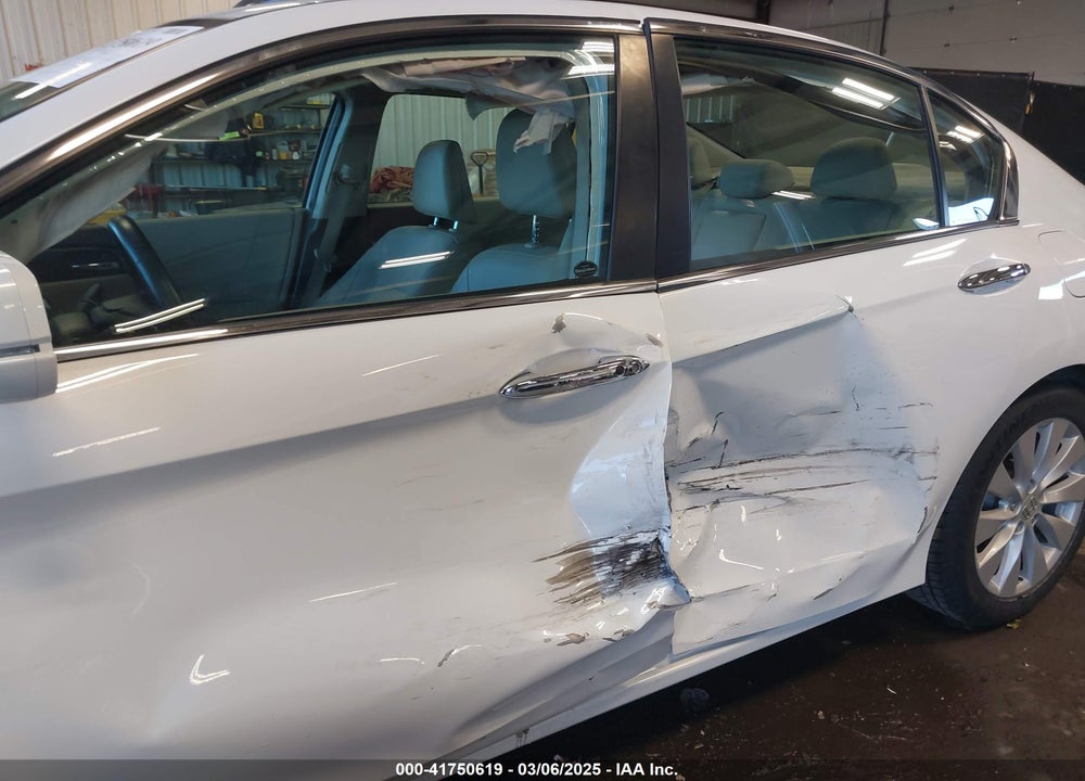 2015 HONDA ACCORD VIN: 1HGCR2F81FA062975