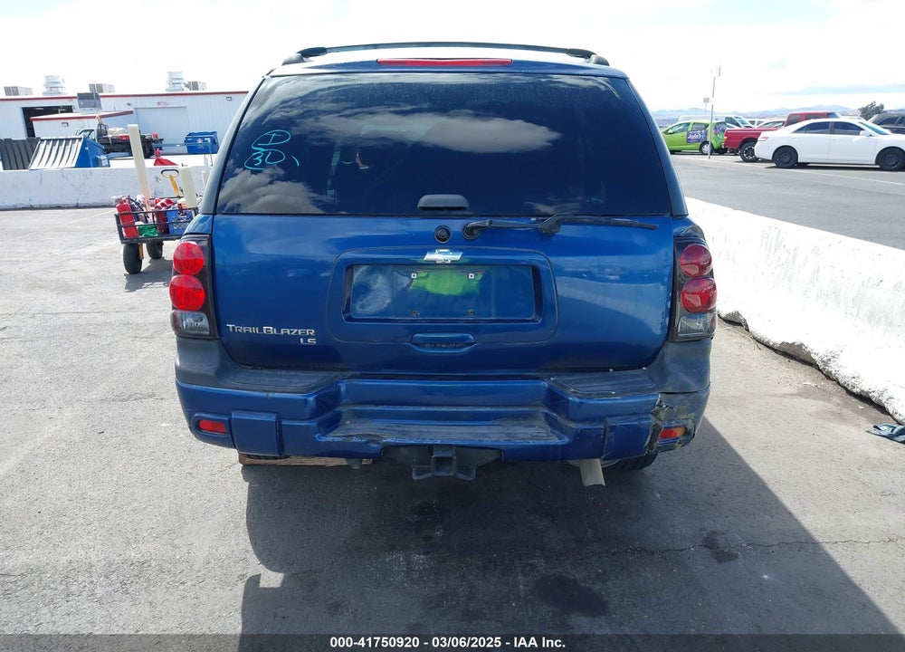 2005 CHEVROLET TRAILBLAZER LS VIN: 1GNDS13S852164047
