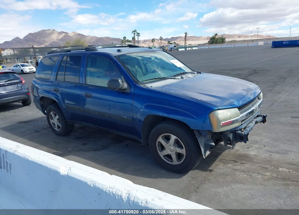 2005 CHEVROLET TRAILBLAZER LS VIN: 1GNDS13S852164047