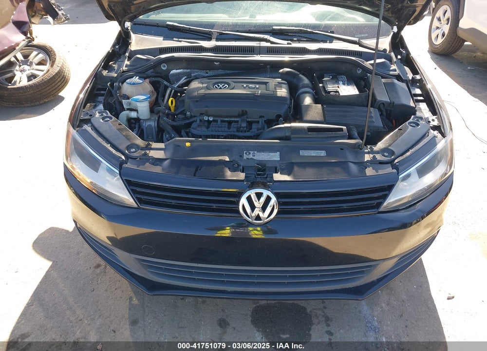 2014 VOLKSWAGEN JETTA VIN: 3VWD17AJ1EM238553