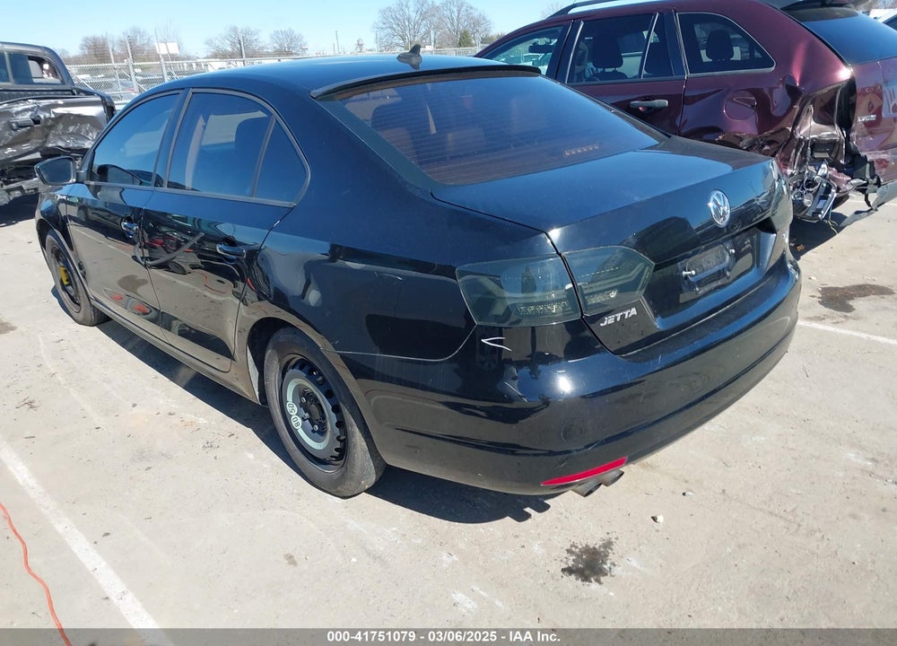 2014 VOLKSWAGEN JETTA VIN: 3VWD17AJ1EM238553