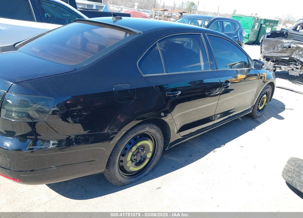 2014 VOLKSWAGEN JETTA VIN: 3VWD17AJ1EM238553
