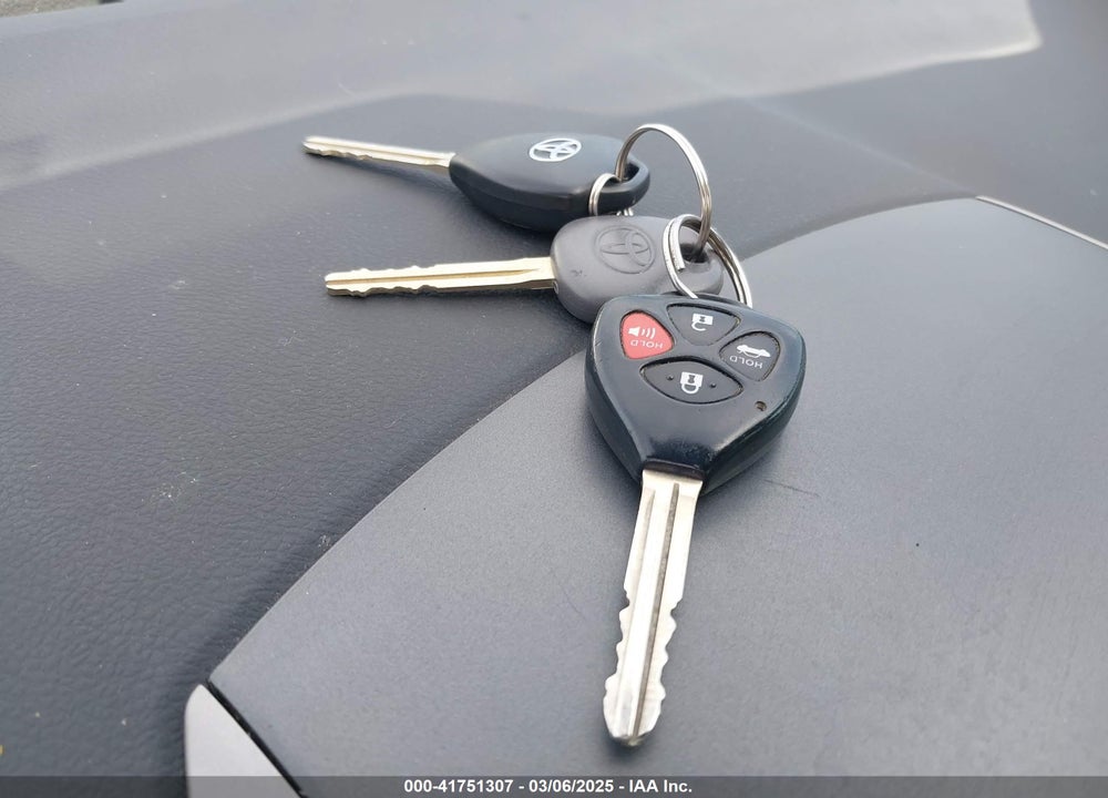 2011 TOYOTA COROLLA LE VIN: 2T1BU4EEXBC571769
