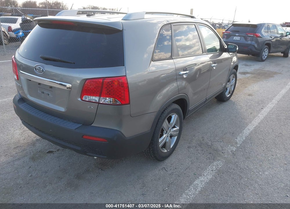 2012 KIA SORENTO VIN: 5XYKUCA63CG300289