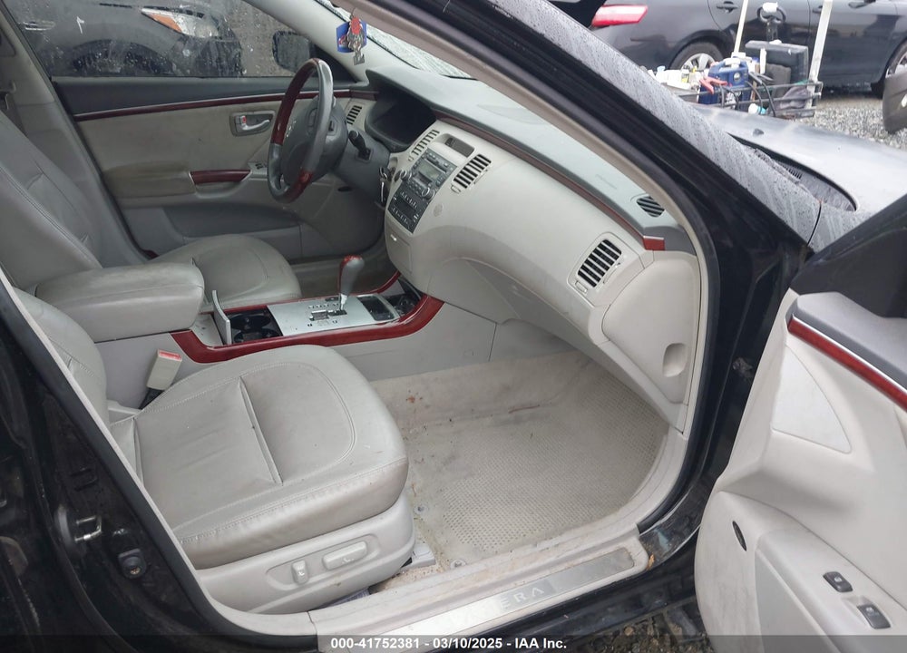 2006 HYUNDAI AZERA VIN: KMHFC46F76A084367