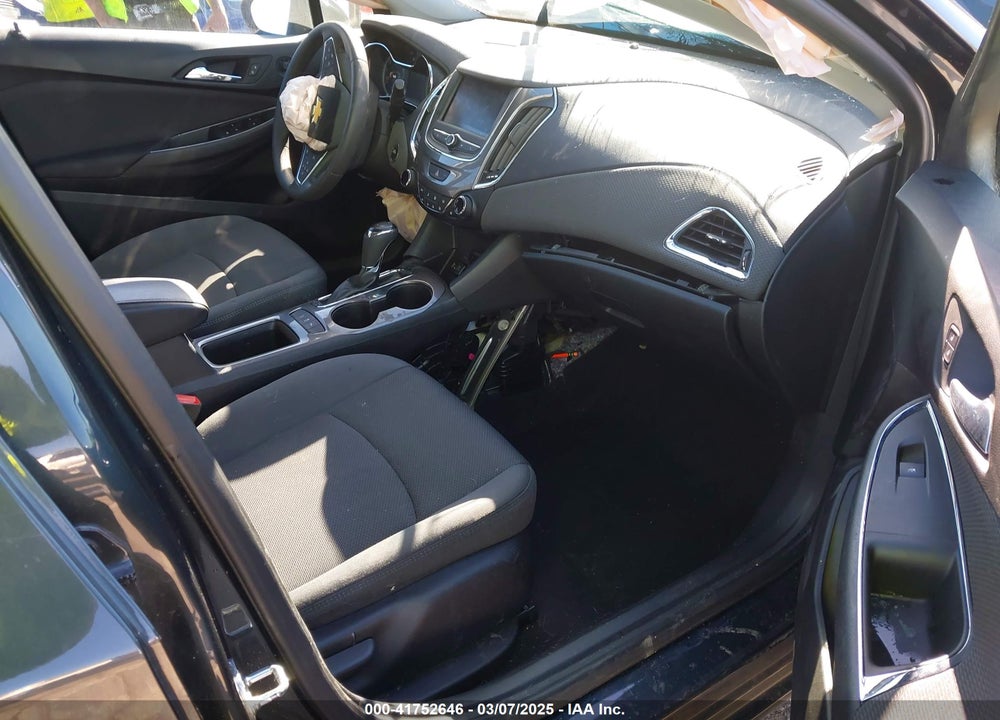 2019 CHEVROLET CRUZE VIN: 3G1BE6SM2KS606126