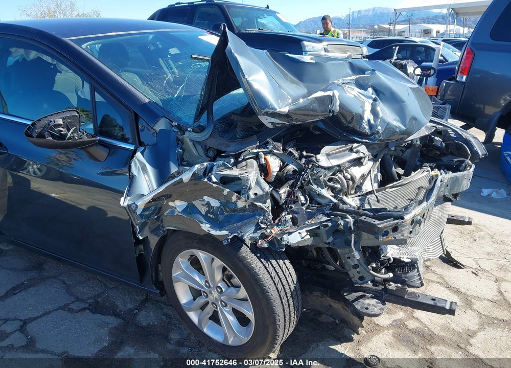 2019 CHEVROLET CRUZE VIN: 3G1BE6SM2KS606126
