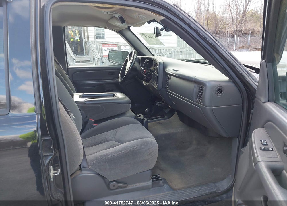 2005 CHEVROLET SILVERADO 2500HD LS VIN: 1GCHK23U35F826160