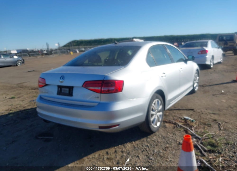 2015 VOLKSWAGEN JETTA VIN: 3VWD17AJ4FM218007