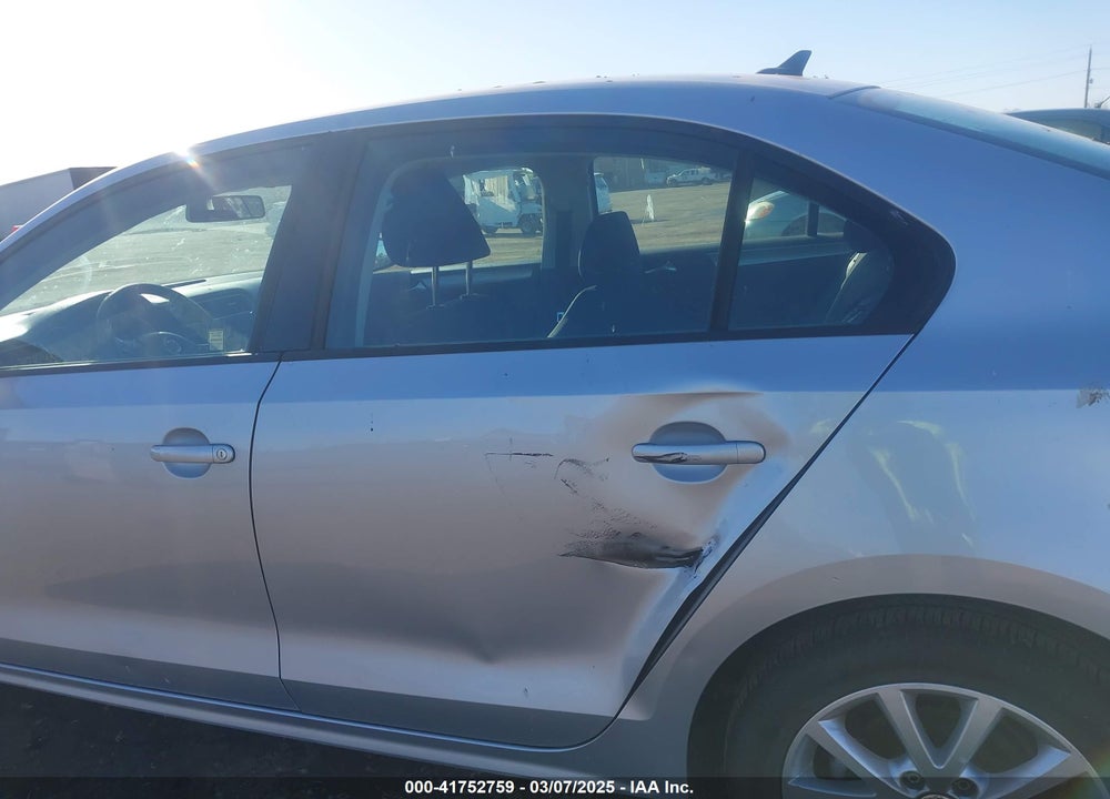 2015 VOLKSWAGEN JETTA VIN: 3VWD17AJ4FM218007