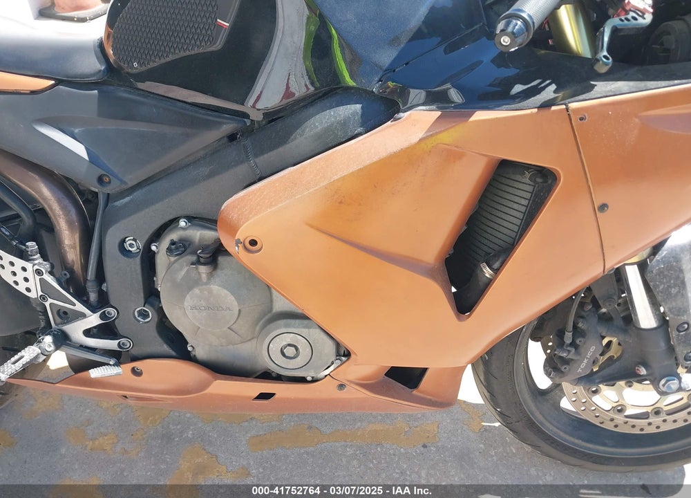 2005 HONDA CBR600 RR VIN: JH2PC37085M200371