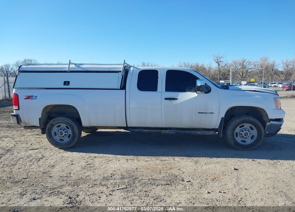 2013 GMC SIERRA 2500HD WORK TRUCK VIN: 1GT22ZCGXDZ239587