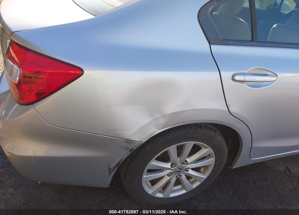 2012 HONDA CIVIC VIN: 2HGFB2F84CH582120