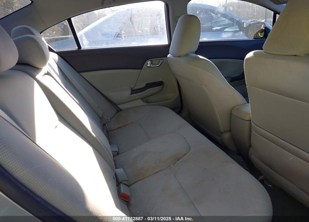 2012 HONDA CIVIC VIN: 2HGFB2F84CH582120