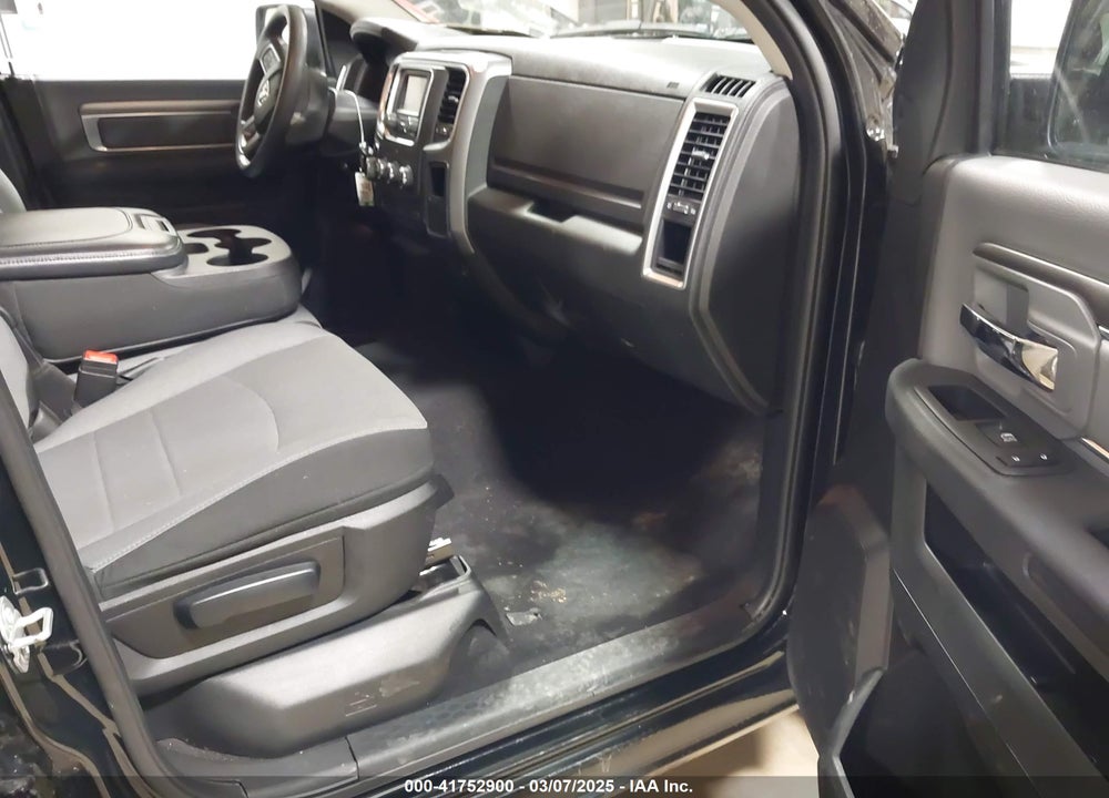 2024 RAM 1500 CLASSIC VIN: 1C6RR7GGXRS124813