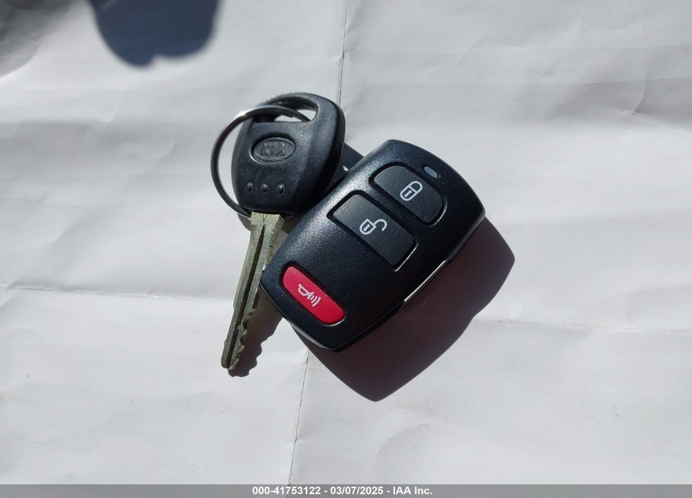 2009 KIA SEDONA VIN: KNDMB233396300879