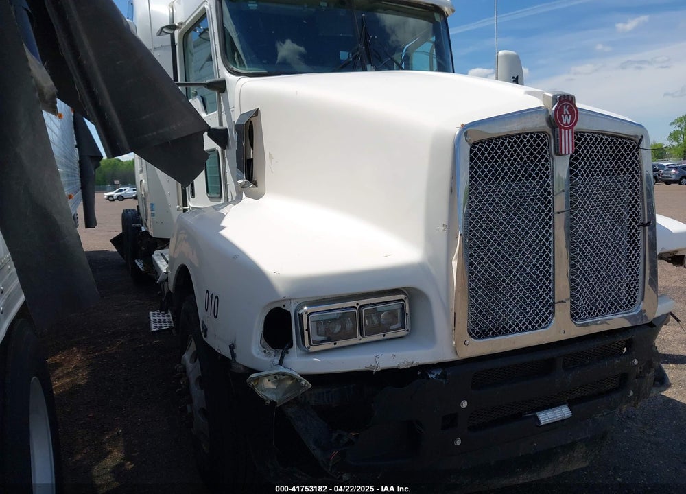 2007 KENWORTH T600 T600 VIN: 1XKADB9X47J193573