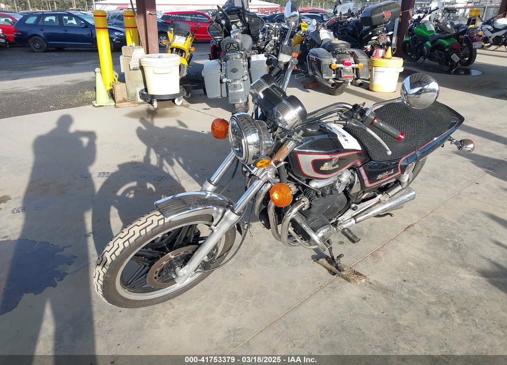 1982 HONDA CB650 VIN: JH2RC0801CM004582