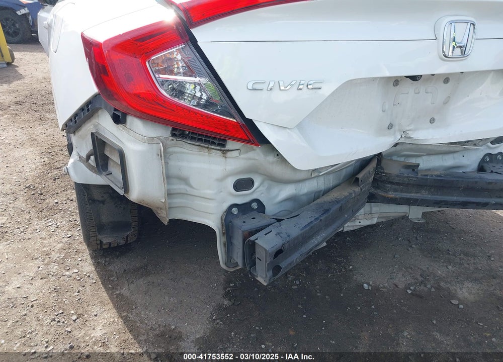 2018 HONDA CIVIC VIN: 2HGFC2F7XJH514230