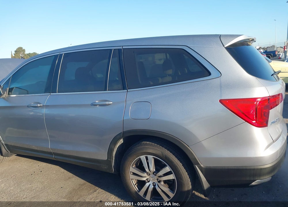 2018 HONDA PILOT VIN: 5FNYF5H38JB000344