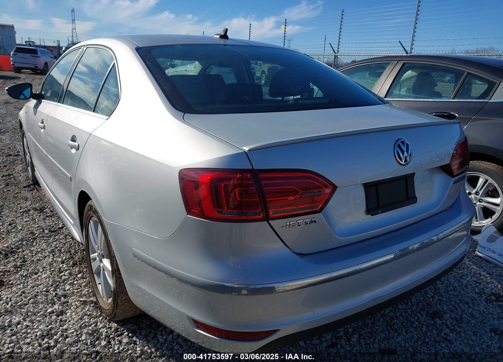 2013 VOLKSWAGEN JETTA HYBRID VIN: 3VW637AJ6DM225167