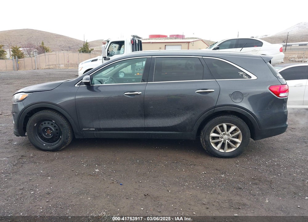 2017 KIA SORENTO 3.3L LX VIN: 5XYPGDA59HG334335