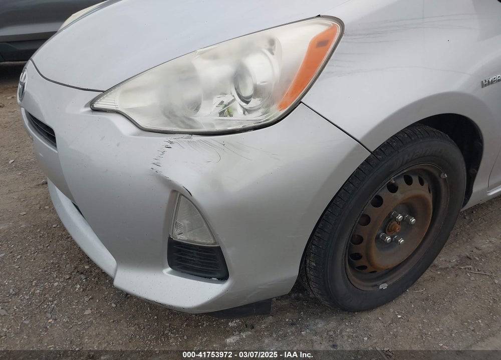 2014 TOYOTA PRIUS C VIN: JTDKDTB35E1557798