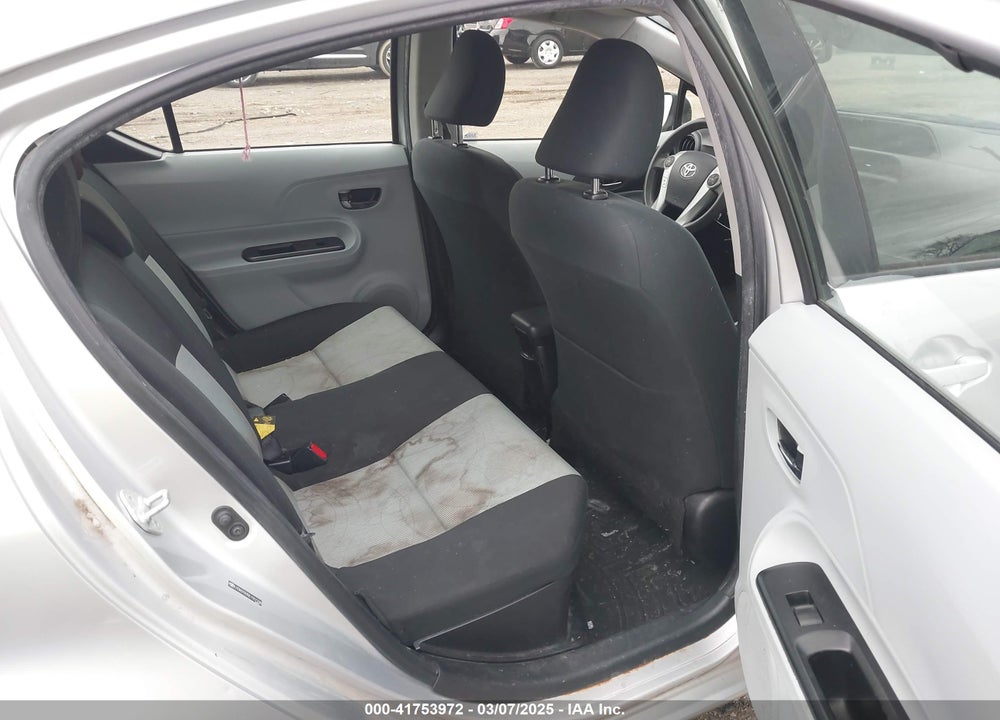 2014 TOYOTA PRIUS C VIN: JTDKDTB35E1557798