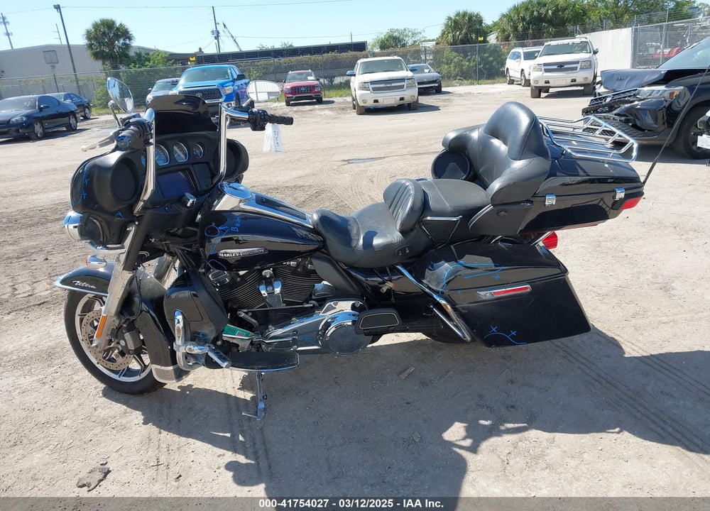 2019 HARLEY-DAVIDSON FLHTCU VIN: 1HD1FCC16KB649042