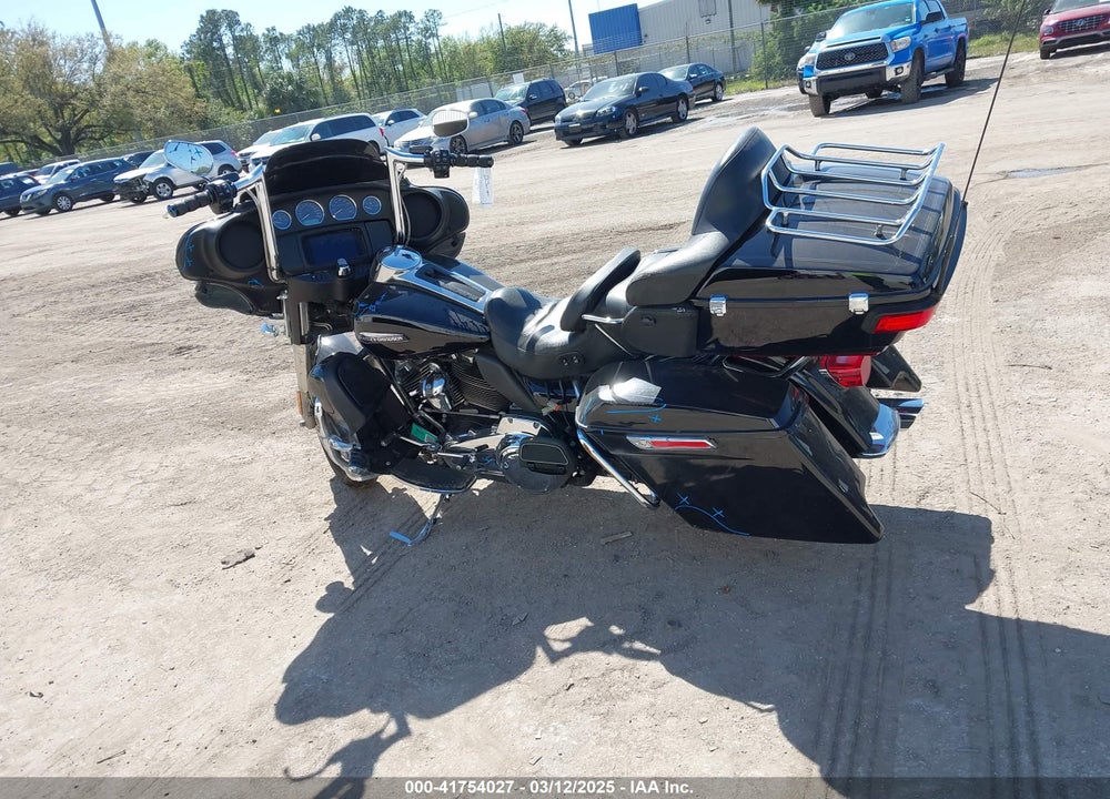 2019 HARLEY-DAVIDSON FLHTCU VIN: 1HD1FCC16KB649042
