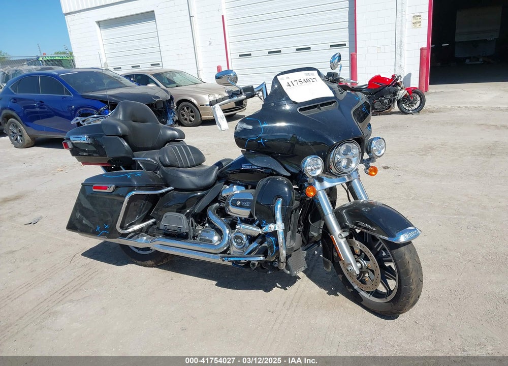 2019 HARLEY-DAVIDSON FLHTCU VIN: 1HD1FCC16KB649042