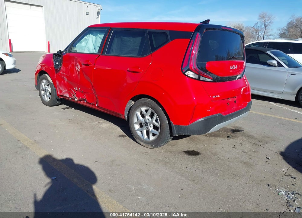 2023 KIA SOUL !/+/S VIN: KNDJ23AU2P7213695