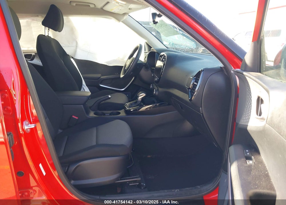 2023 KIA SOUL !/+/S VIN: KNDJ23AU2P7213695