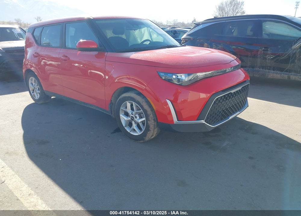 2023 KIA SOUL !/+/S VIN: KNDJ23AU2P7213695