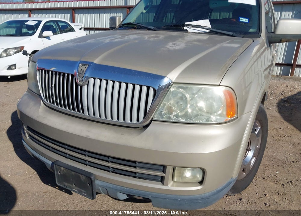 2005 LINCOLN NAVIGATOR VIN: 5LMFU28555LJ01074